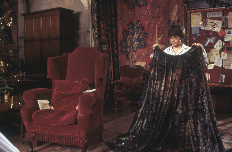 Harry Potter holding his invisibility cloak — what your business looks like to Google search results